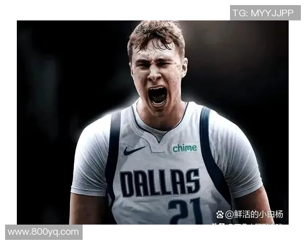 镜头捕捉:独行侠赛场小动作引发热议 镜头捕捉:独行侠赛场小动作引发热议